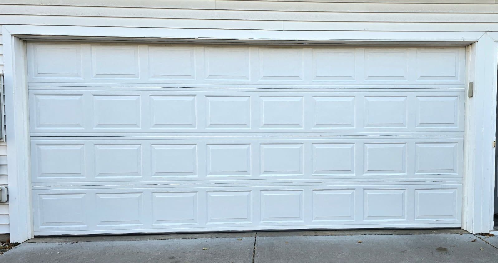 Gallery photos for Upgrading Garage Doors for Efficiency in Blaine MN: Image #2